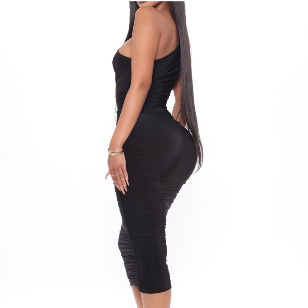 Fashion Nova - Picture 2 of 3